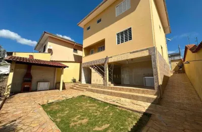 Casa com 3 dormitórios à venda, 227 m² por r$ 650.000,00 - rezende - varginha/mg