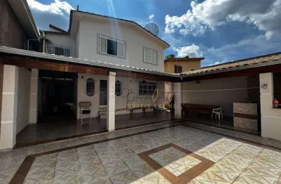 Casa com 5 quartos à venda, 317 m² por r$ 680.000 - jardim andere - varginha/mg