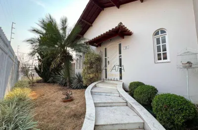 Casa com 3 dormitórios à venda, 253 m² por r$ 850.000,00 - campos elíseos - varginha/mg