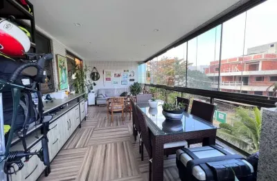 Vendo apartamento no recreio dos bandeirantes com 3 quartos e um belíssimo varandão