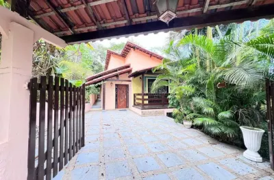 Casa em condomínio do sino em vargem grande, casa duplex no meio da floresta