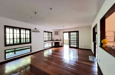 Casa em condomínio do sino em vargem grande, casa duplex no meio da floresta