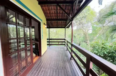 Casa em condomínio do sino em vargem grande, casa duplex no meio da floresta