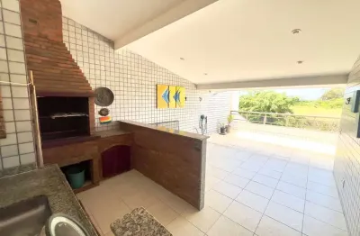 Cobertura duplex de 382 m² no recreio dos bandeirantes, rj. 3 suítes, varandão com vista livre, cozinha planejada, área gourmet e 2 vagas de garagem.