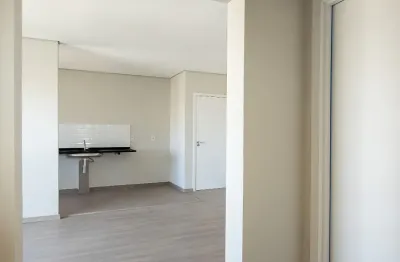 Lindo apartamento em condomínio com coworking, academia e piscina.
