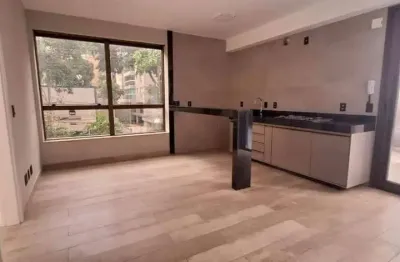 Área privativa com área interna de 55m² e área externa de 62m², 01 quarto suíte, 02 vagas, no lourdes