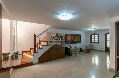 Casa residencial de 2 pavimentos com área construída de 306m², 05 quartos, 01 suíte, espaço gourmet, na serra