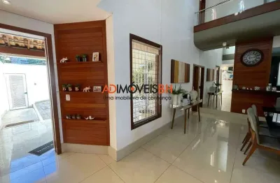 Casa de 02 pavimentos com habite-se, área construída de 621m², 05 suítes, 08 banheiros, espaço gourmet, 04 vagas de garagem, no fernão dias