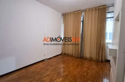 Apartamento com área aprox. de 98m², 03 quartos, em excelente localização.