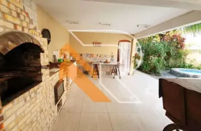 À venda casa triplex em Camboinhas, Região Oceânica de Niterói - RJ.