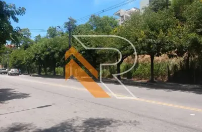 À venda 03 lotes aclive com 1.350m² em Piratininga, Região Oceânica - Niterói- RJ. 