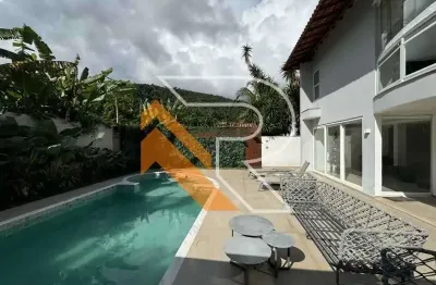 Casa em condomínio fechado com 3 quartos à venda na avenida professor florestan fernandes, camboinhas, niterói, 230 m2 por r$ 3.200.000