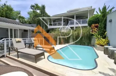 Casa com 3 quartos à venda na rua achylles de albuquerque oliveira, camboinhas, niterói, 297 m2 por r$ 3.000.000