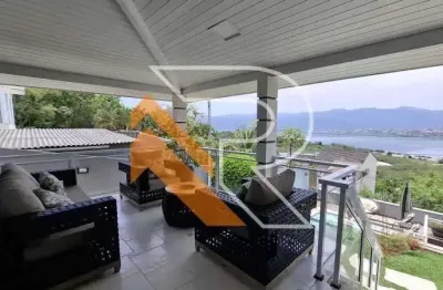 Casa com 3 quartos à venda na rua achylles de albuquerque oliveira, camboinhas, niterói, 297 m2 por r$ 3.000.000