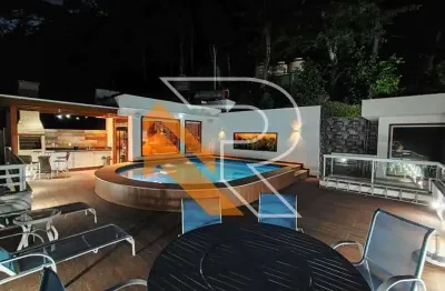 Casa em condomínio fechado com 6 quartos à venda na rua terra nova, itaipu, niterói, 855 m2 por r$ 3.950.000