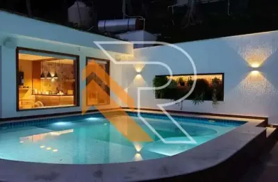 À venda casa em condomínio com 06 quartos, em itaipu, região oceânica de niterói/rj