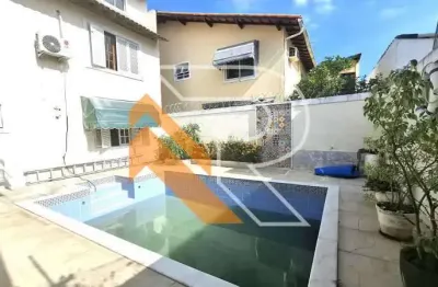 Casa com 6 quartos à venda na rua doutor ernani luiz da cunha, piratininga, niterói, 235 m2 por r$ 1.500.000