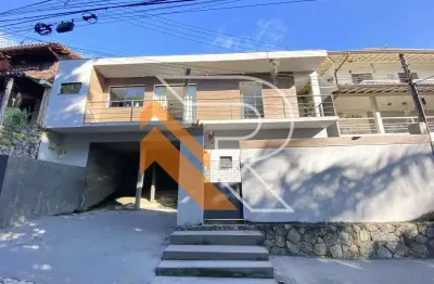 Casa em condomínio fechado com 4 quartos à venda na estrada francisco da cruz nunes, itaipu, niterói, 280 m2 por r$ 950.000