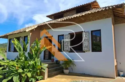 Casa com 4 quartos à venda na rua paraibuna, itaocaia valley (itaipuaçu), maricá, 221 m2 por r$ 800.000