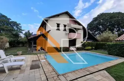 Aluguel e venda de casa de 04 quartos, condomínio alto padrão em itaipu- região oceânica- niterói/rj.