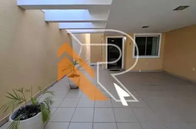 À venda casa duplex, 03 quartos em piratininga, região oceânica- niterói- rj.