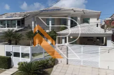 À venda casa espetacular com 05 quartos, 500 m2 de área construída e 600 m2 de terreno, em Camboinhas - Região Oceânica de Niterói - Rj.