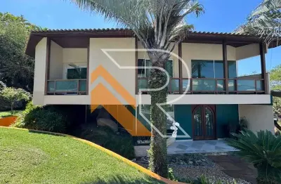 À venda casa em condomínio com 3 quartos em Piratininga, Região Oceânica de Niterói, RJ.