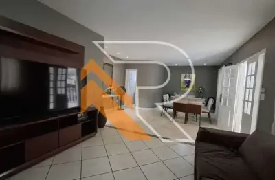 À Venda Casa Duplex com 05 Quartos no Cafubá, Região Oceânica de Niterói- RJ.