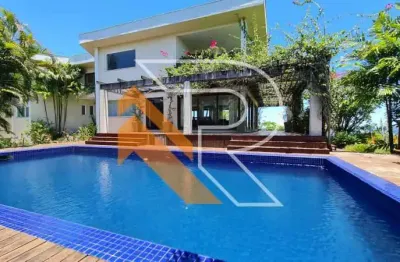 À venda casa de alto padrão com 3 quartos em Piratininga, Região oceânica de Niterói, RJ