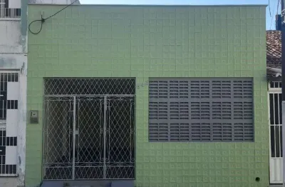 Casa com 3 dormitórios para alugar, 100 m² por R$ 1.500,00/mês - Cidade Alta - Natal/RN