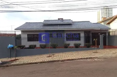 Casa com 3 quartos à venda no Centro, Cascavel 