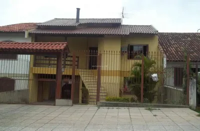 Aluguel de casa comercial de 160m² com ampla garagem em localização estratégica
