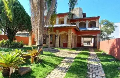 Casa espaçosa com 3 dormitórios, suíte e sacada: conforto para sua família!