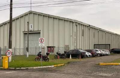 Alugue amplo pavilhão de 1300m² com acesso fácil em gravataí