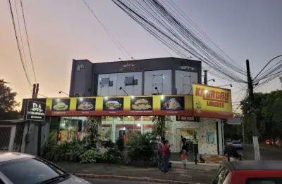 Aluguel de loja de esquina de 16m² em localização estratégica