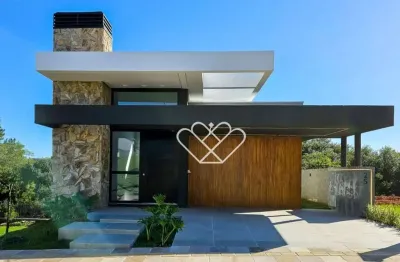 Casa de alto padrão à venda no condomínio villa lucchesi
