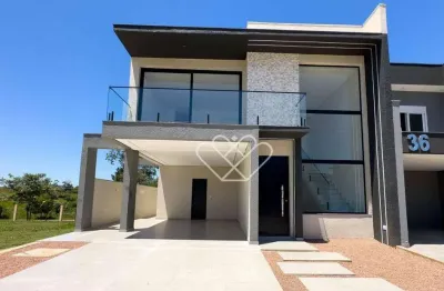 Viva com Elegância e Conforto: Residência Espaçosa em Localização Privilegiada!