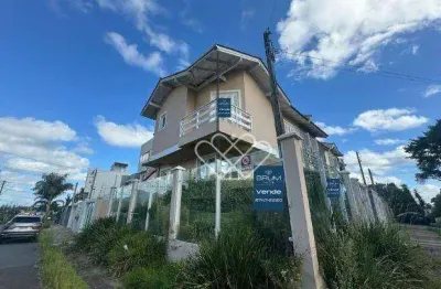Casa de dois andares à venda no Renascença com suíte e garagem para 2 carros