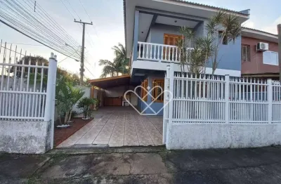 Sobrado Charmoso com 2 Dormitórios e Área Gourmet no Parque dos Eucalíptos