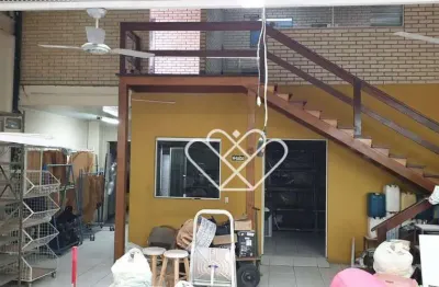 Loja comercial de 300m² em ponto estratégico: o local perfeito para seu negócio