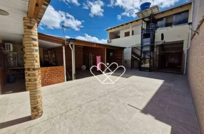 Casa com 3 quartos, 2 suítes e quintal amplo para locação em região tranquila