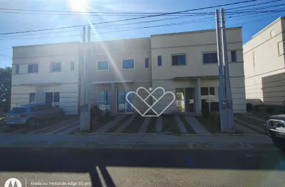 Sobrado em Condomínio com Quintal Privativo – Conforto e Segurança para Sua Família