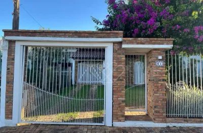 Casa com piscina e amplo quintal no centro de gravataí – 3 dormitórios e suíte