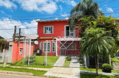 Casa espaçosa com piscina e espaço gourmet no bairro Paradiso