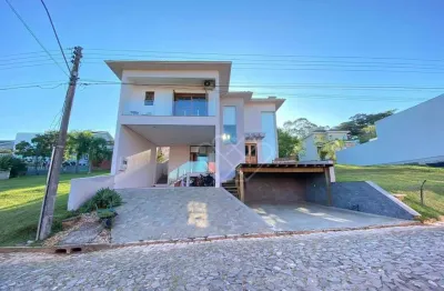 Casa alto padrão com lareira e aquecimento solar na reserva da aldeia