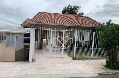 Casa espaçosa com piscina e 4 dormitórios à venda no Bom Sucesso