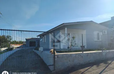 Casa com 3 dormitórios, suíte e 5 vagas no bairro vera cruz