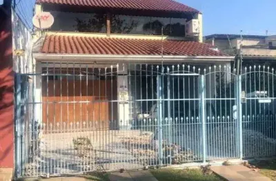 Casa à venda no bairro rubem berta em porto alegre com excelente área e suíte