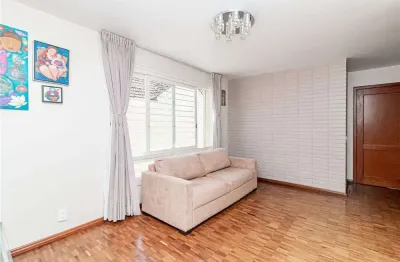 Apartamento com 3 quartos à venda na Rua Castro Alves, Rio Branco, Porto Alegre