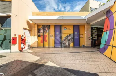 Ponto comercial para alugar na Avenida Wenceslau Escobar, Tristeza, Porto Alegre